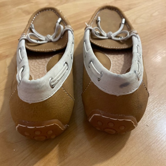 b.o.c. Carolann Moccasin Loafer Size 6 Tan and White - Picture 9 of 11